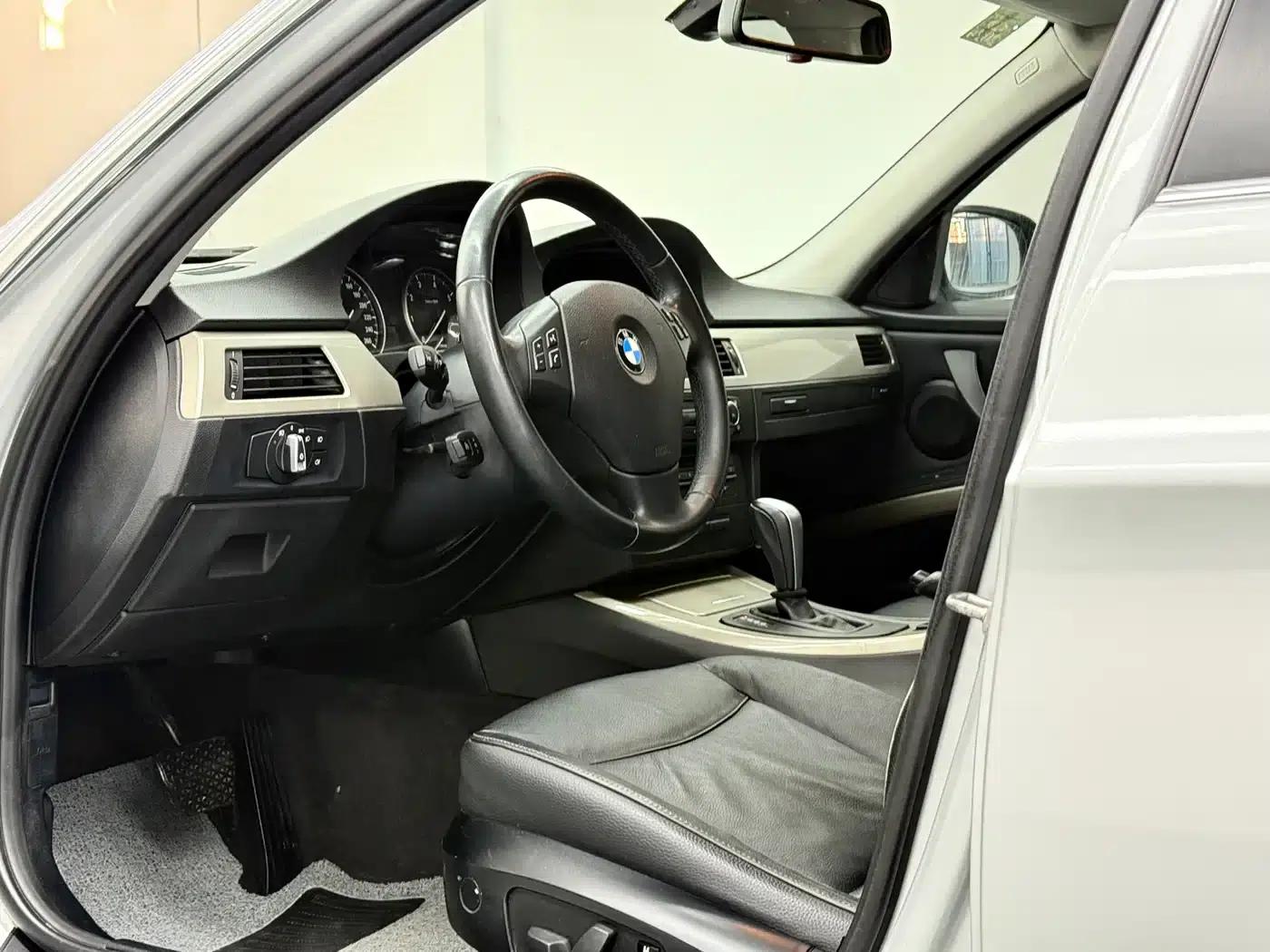 2010 BMW 3 Series Imported Model 320i Luxury — миниатюра 6
