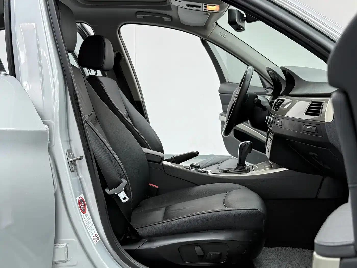 2010 BMW 3 Series Imported Model 320i Luxury — миниатюра 7