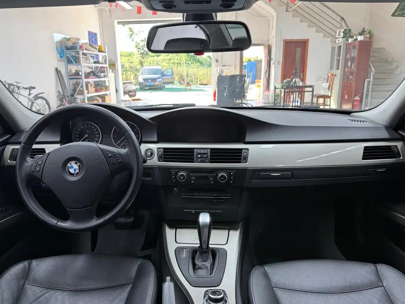 2010 BMW 3 Series Imported Model 320i Luxury — миниатюра 9