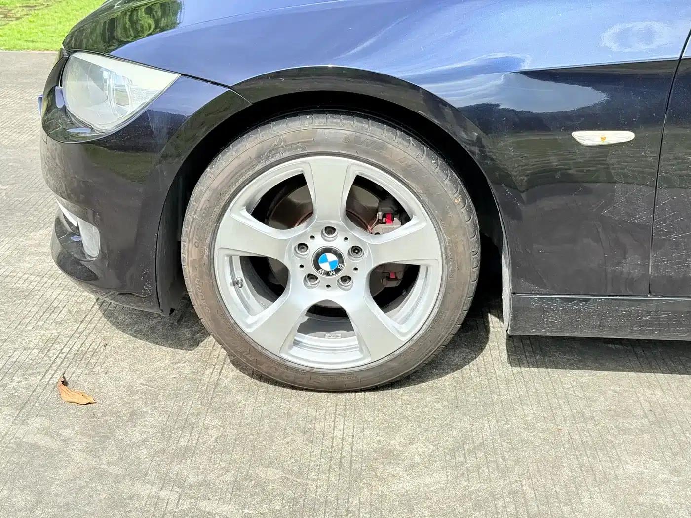 2011 BMW 3 Series Imported 320i Convertible Coupe — миниатюра 8