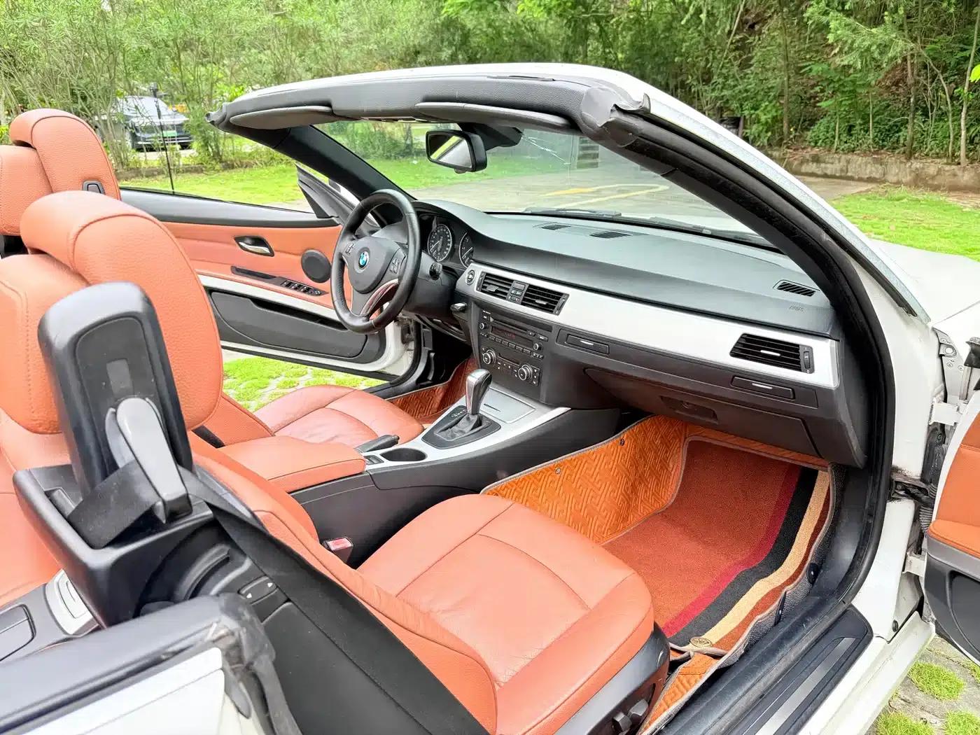 2011 BMW 3 Series Imported 320i Convertible Coupe — миниатюра 14