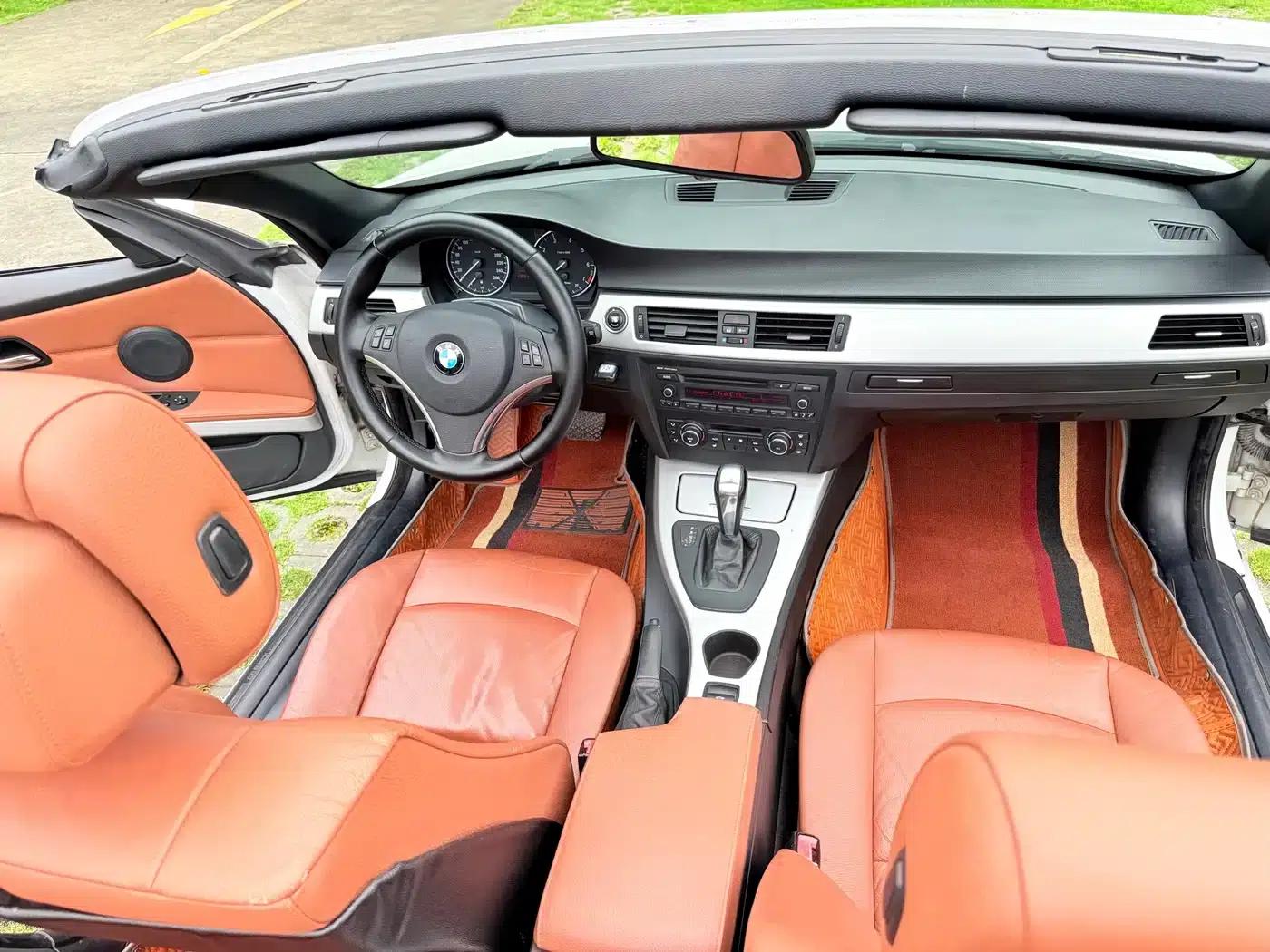 2011 BMW 3 Series Imported 320i Convertible Coupe — миниатюра 15