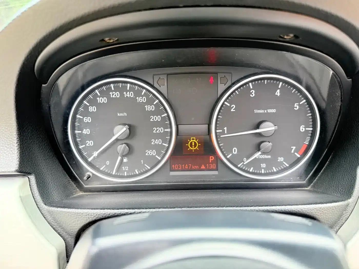 2011 BMW 3 Series Imported 320i Convertible Coupe — миниатюра 19