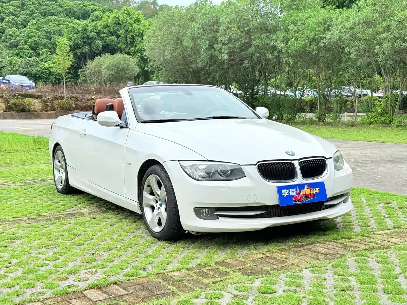 2011 BMW 3 Series Imported 320i Convertible Coupe — миниатюра 3