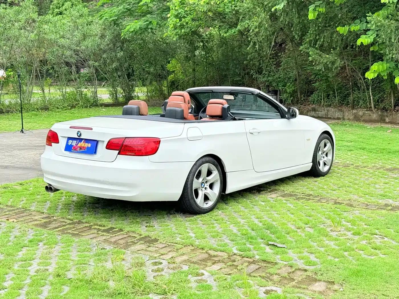 2011 BMW 3 Series Imported 320i Convertible Coupe — миниатюра 4