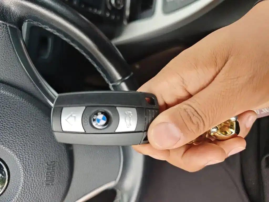 2011 BMW 3 Series 325i Coupe (Imported) — миниатюра 12