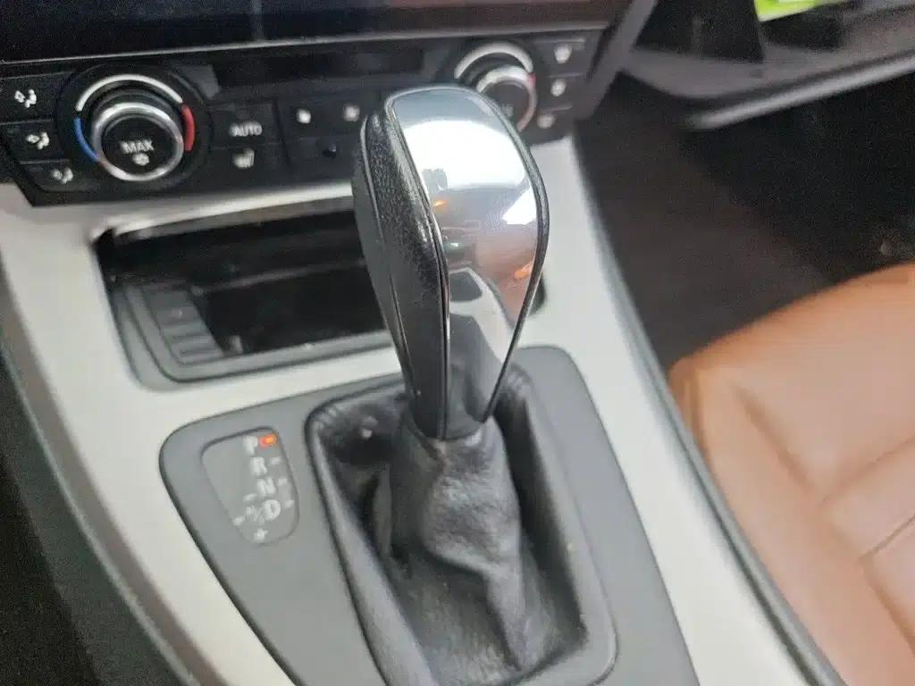 2011 BMW 3 Series 325i Coupe (Imported) — миниатюра 7