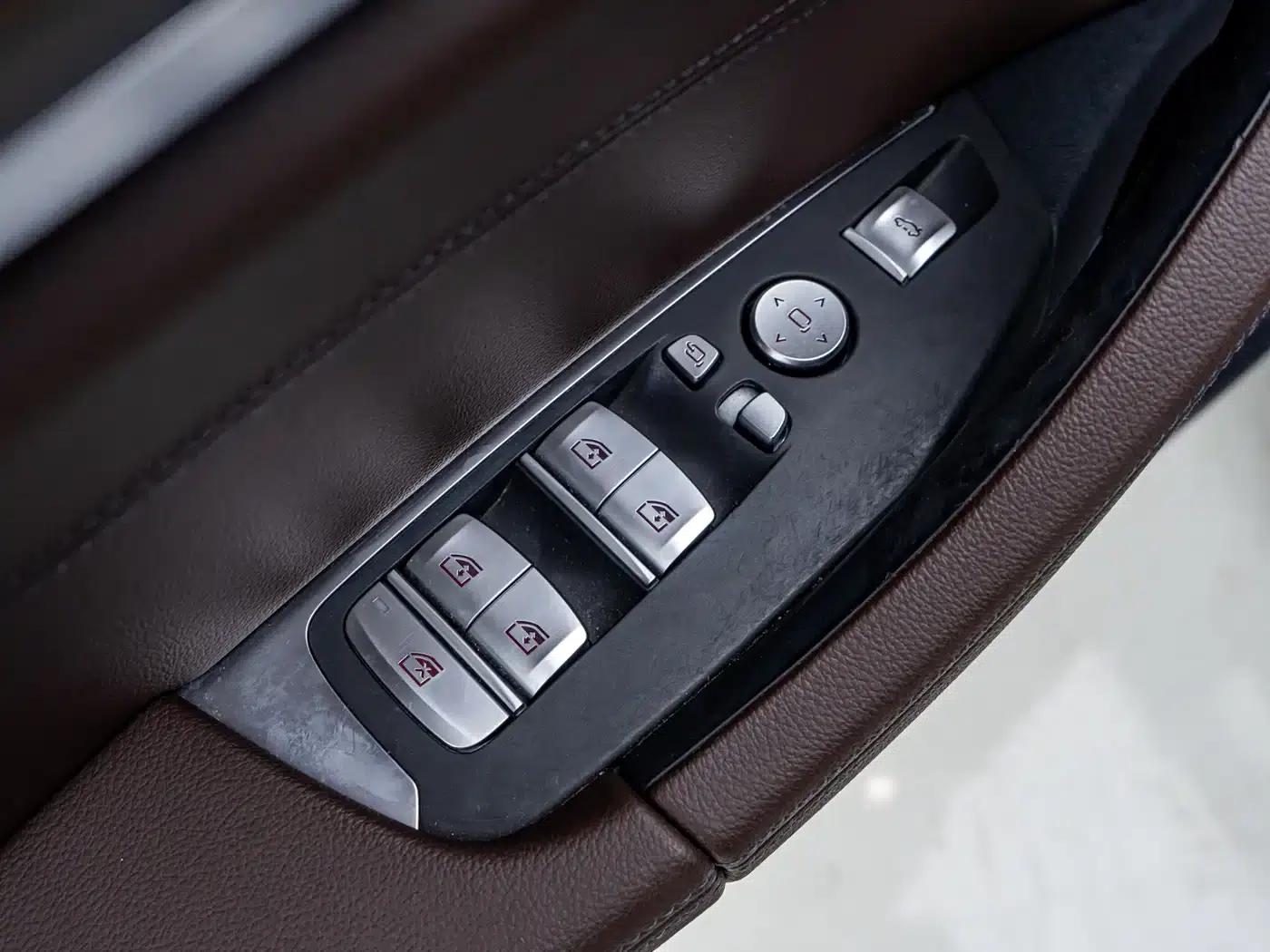BMW X3 2021 xDrive28i M Sport Package — миниатюра 15