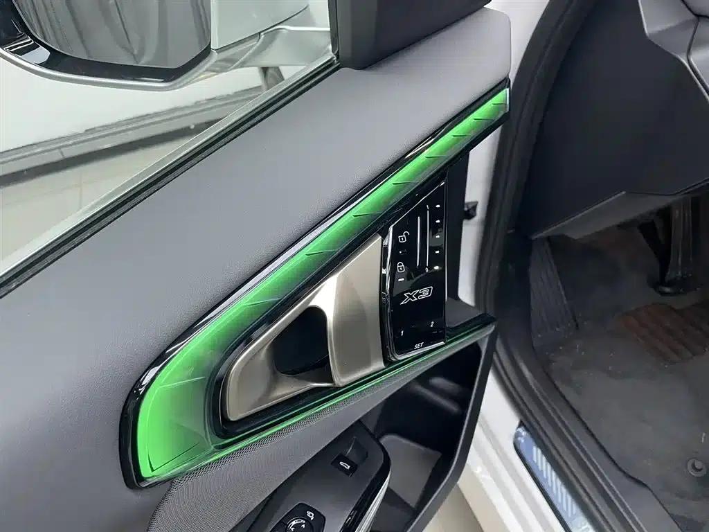 BMW X3 2025 xDrive25L Luxury Package — миниатюра 9