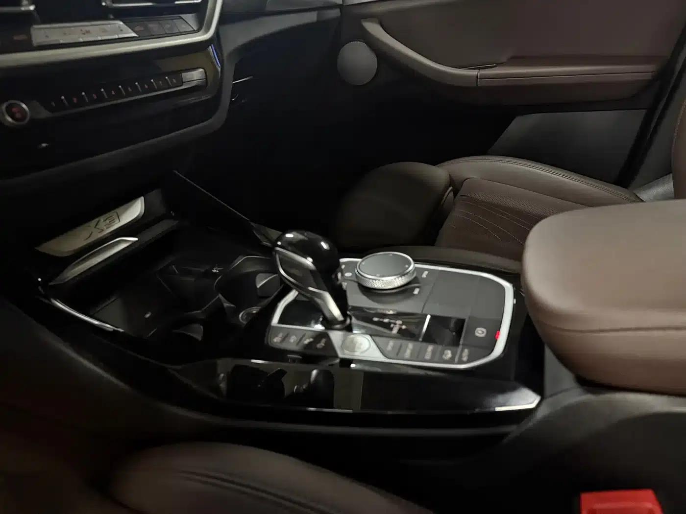 BMW X3 2022 xDrive30i Leading Edition M Sport Package — миниатюра 13