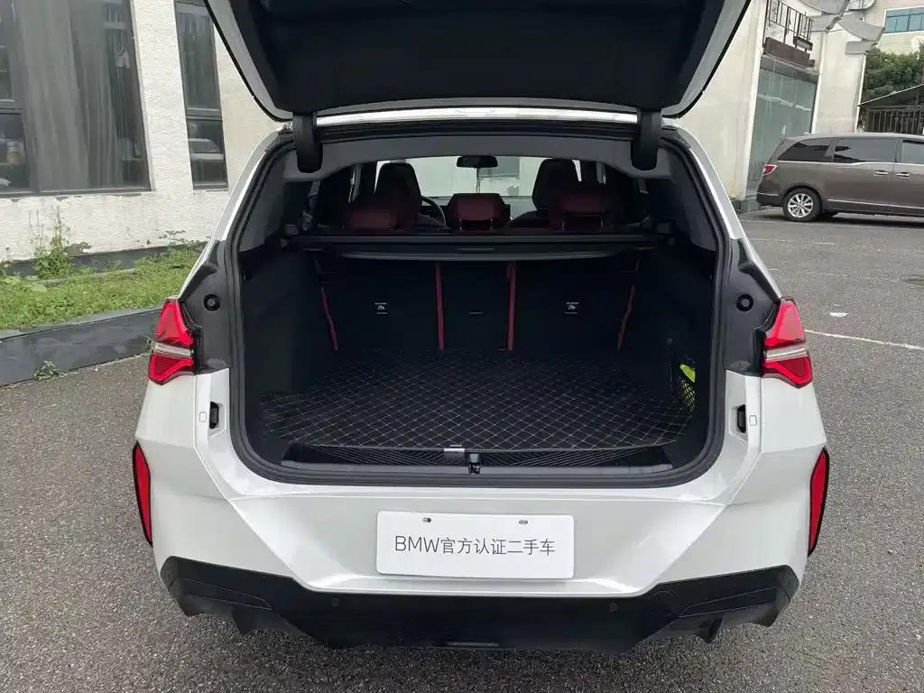 BMW X3 2025 xDrive30L Luxury M Sport Shadow Edition — миниатюра 10