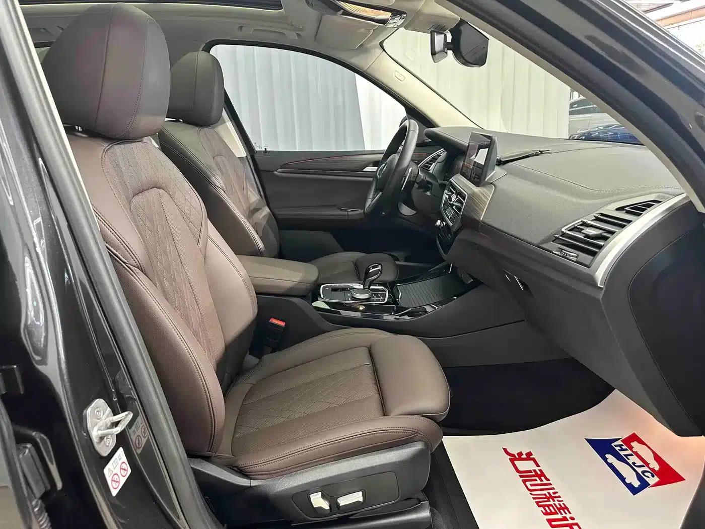 BMW X3 2022 xDrive30i Leading Edition M Sport Package — миниатюра 18