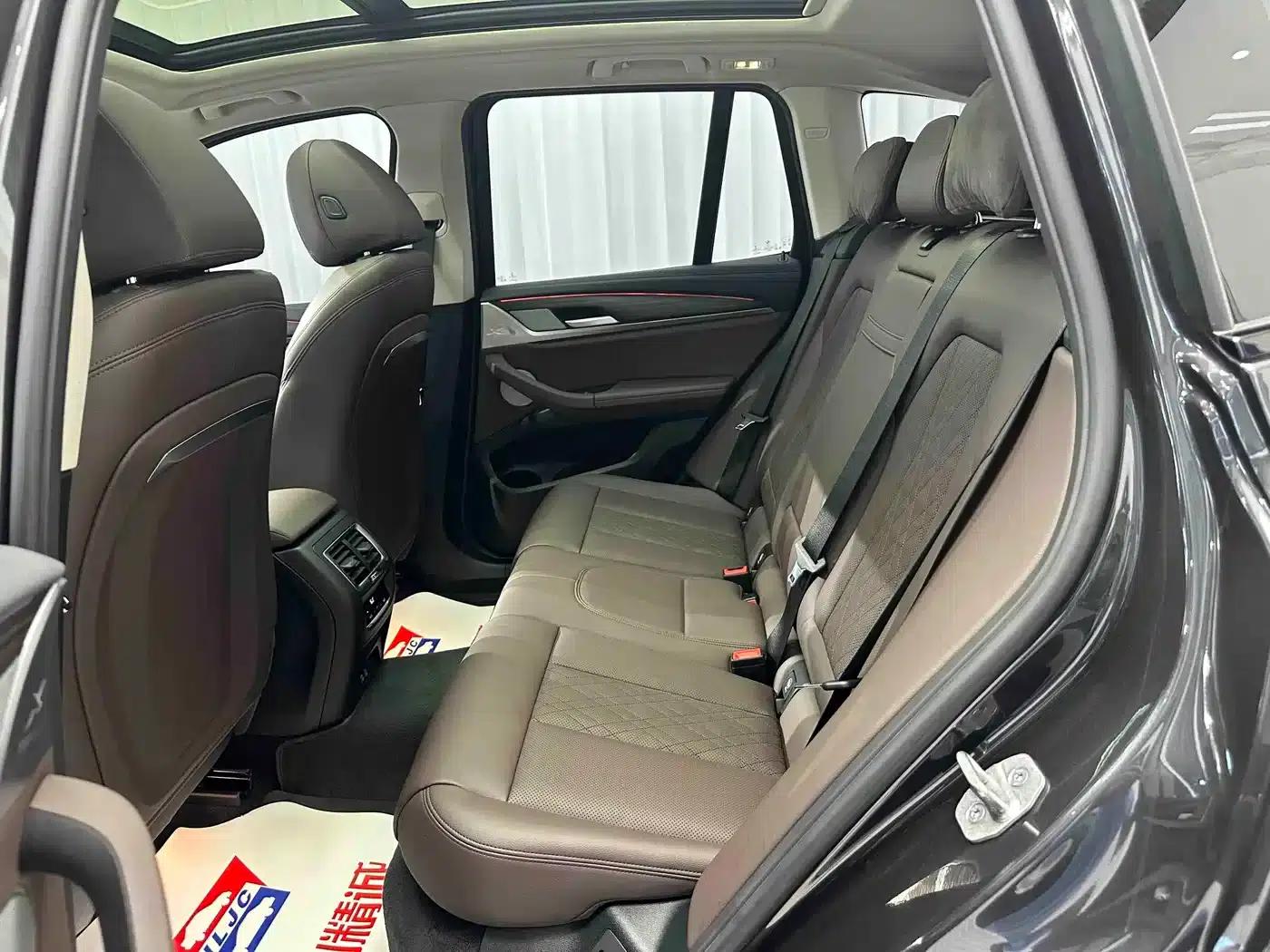 BMW X3 2022 xDrive30i Leading Edition M Sport Package — миниатюра 9