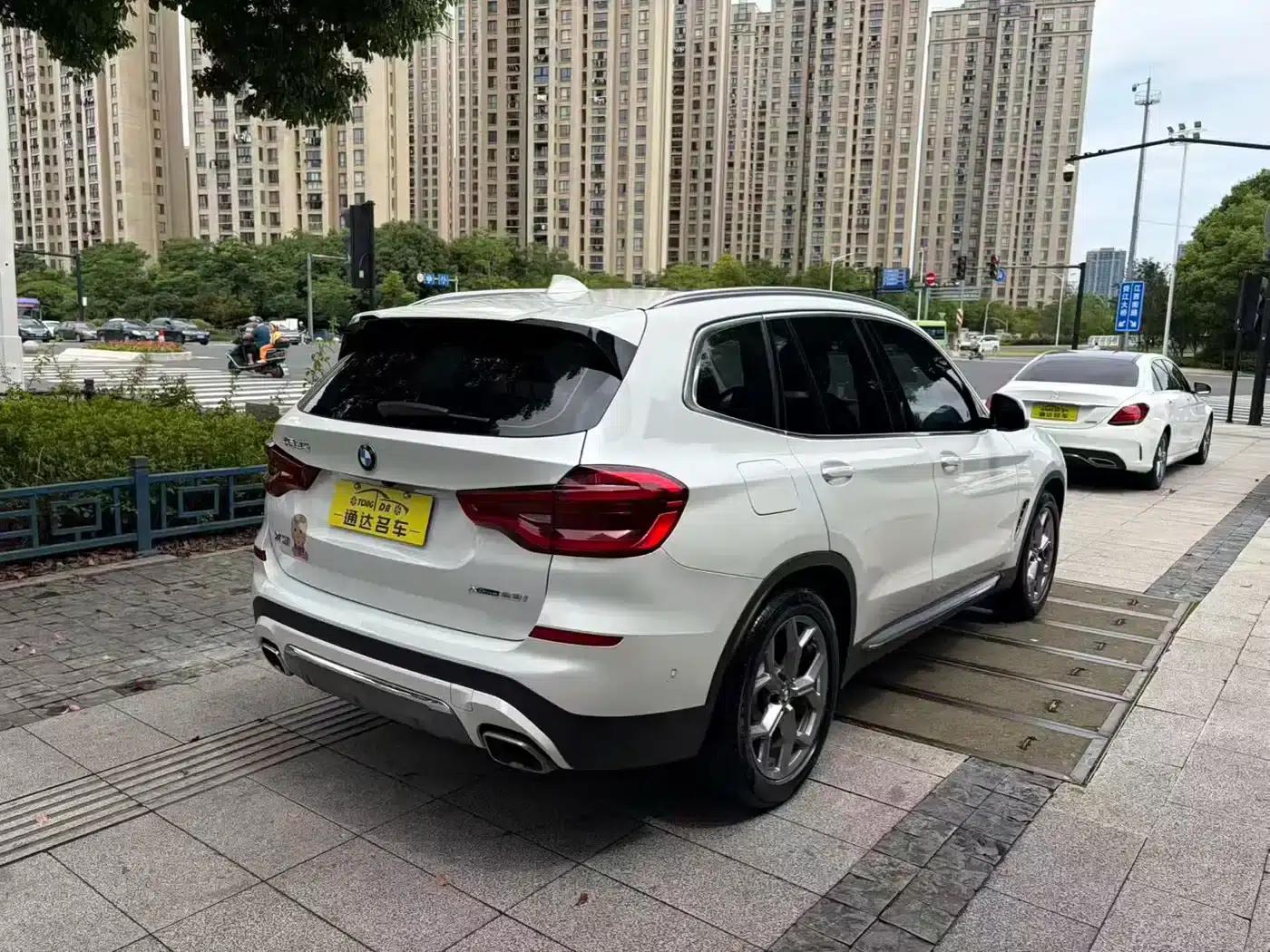 BMW X3 2020 xDrive28i Luxury Package — миниатюра 8