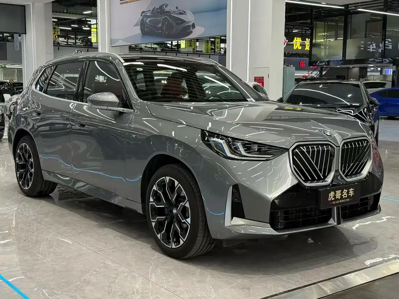 BMW X3 2025 xDrive30L Luxury M Sport Shadow Edition — миниатюра 3
