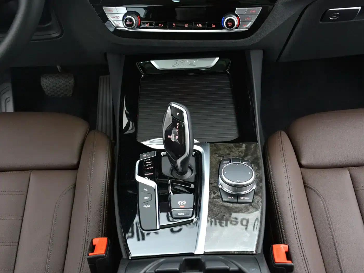 BMW X3 2021 xDrive30i Leading M Sport Package — миниатюра 11