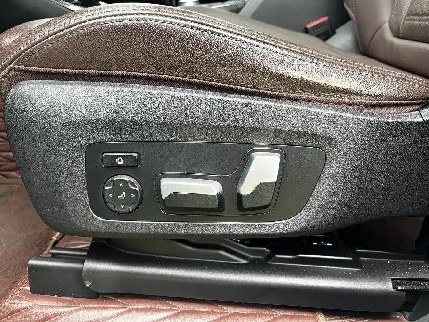 BMW X3 2021 xDrive28i Luxury Package — миниатюра 12