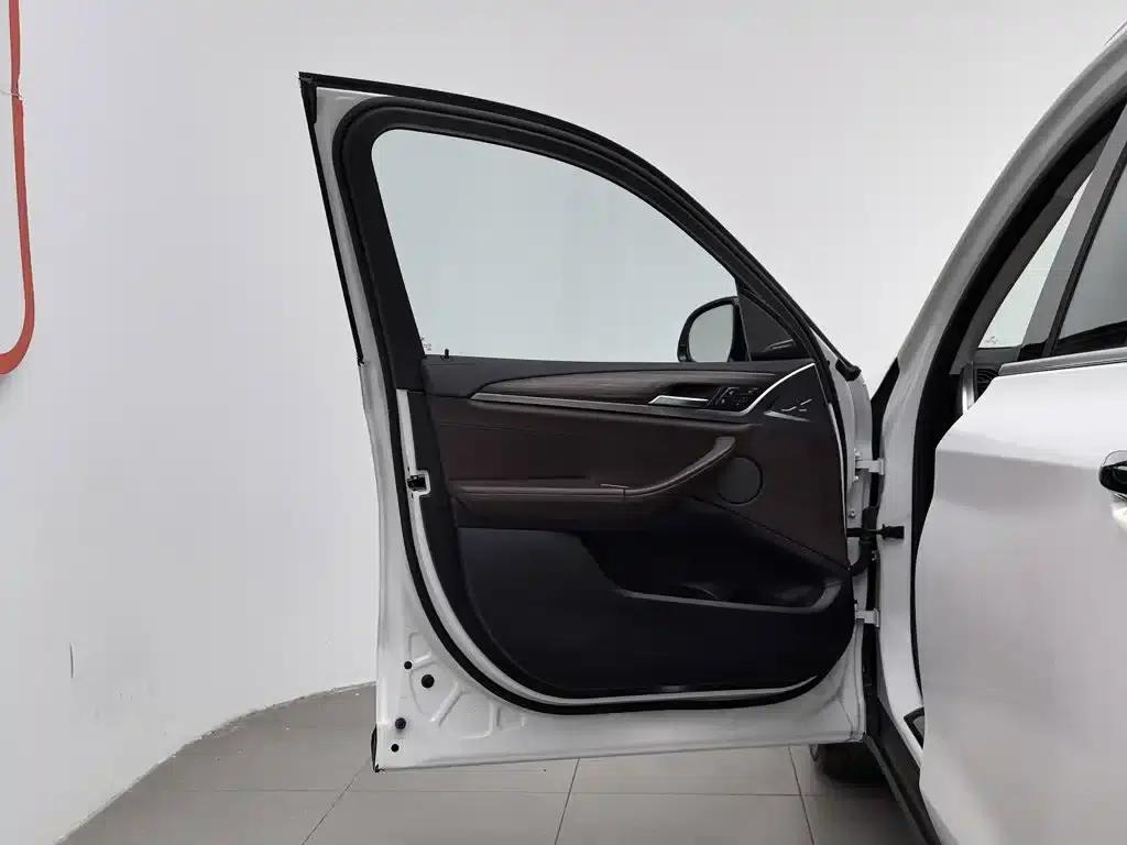 BMW X3 2020 xDrive28i Luxury Package — миниатюра 8