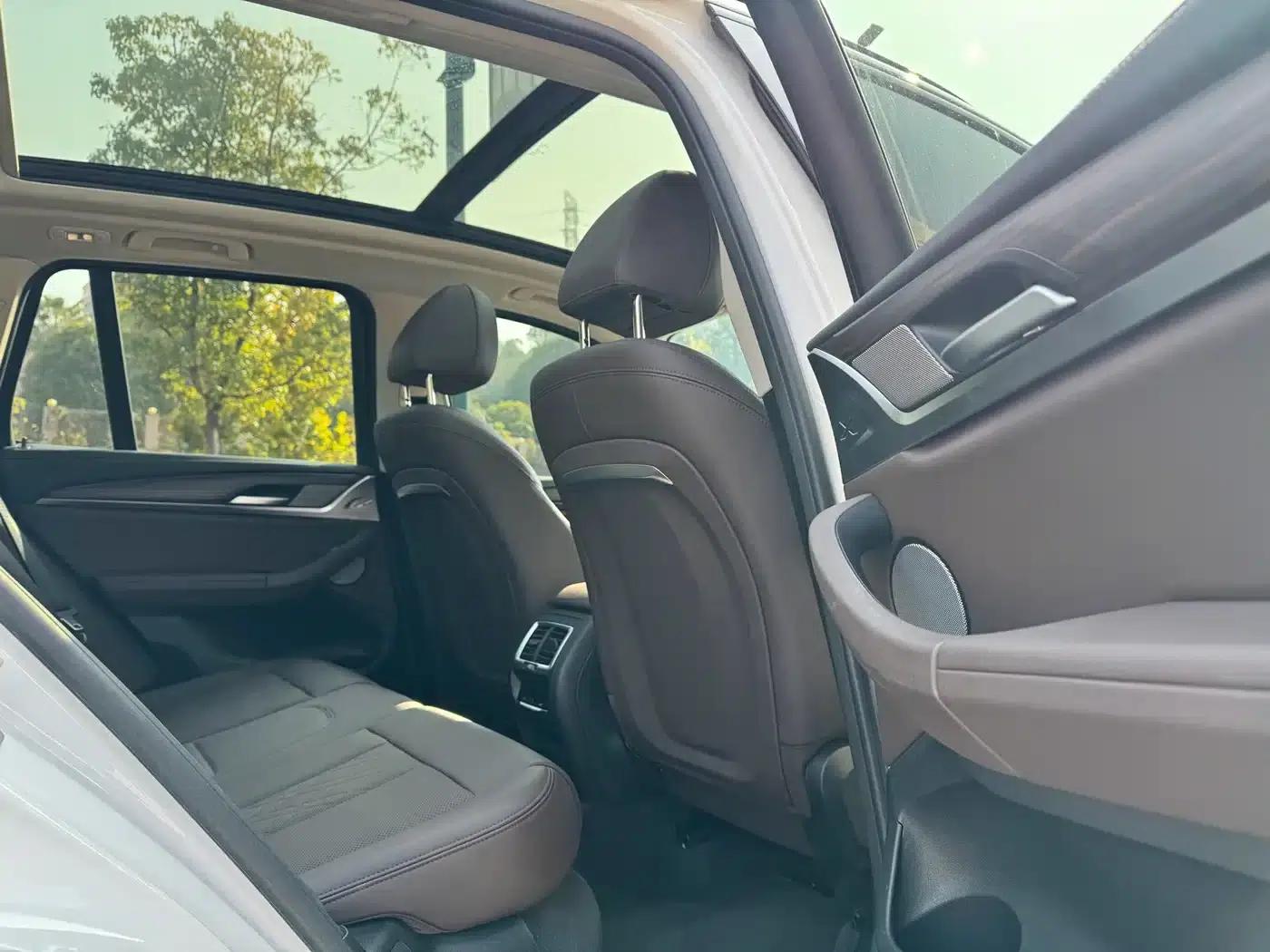 BMW X3 2022 xDrive30i Leading Edition M Sport Package — миниатюра 13