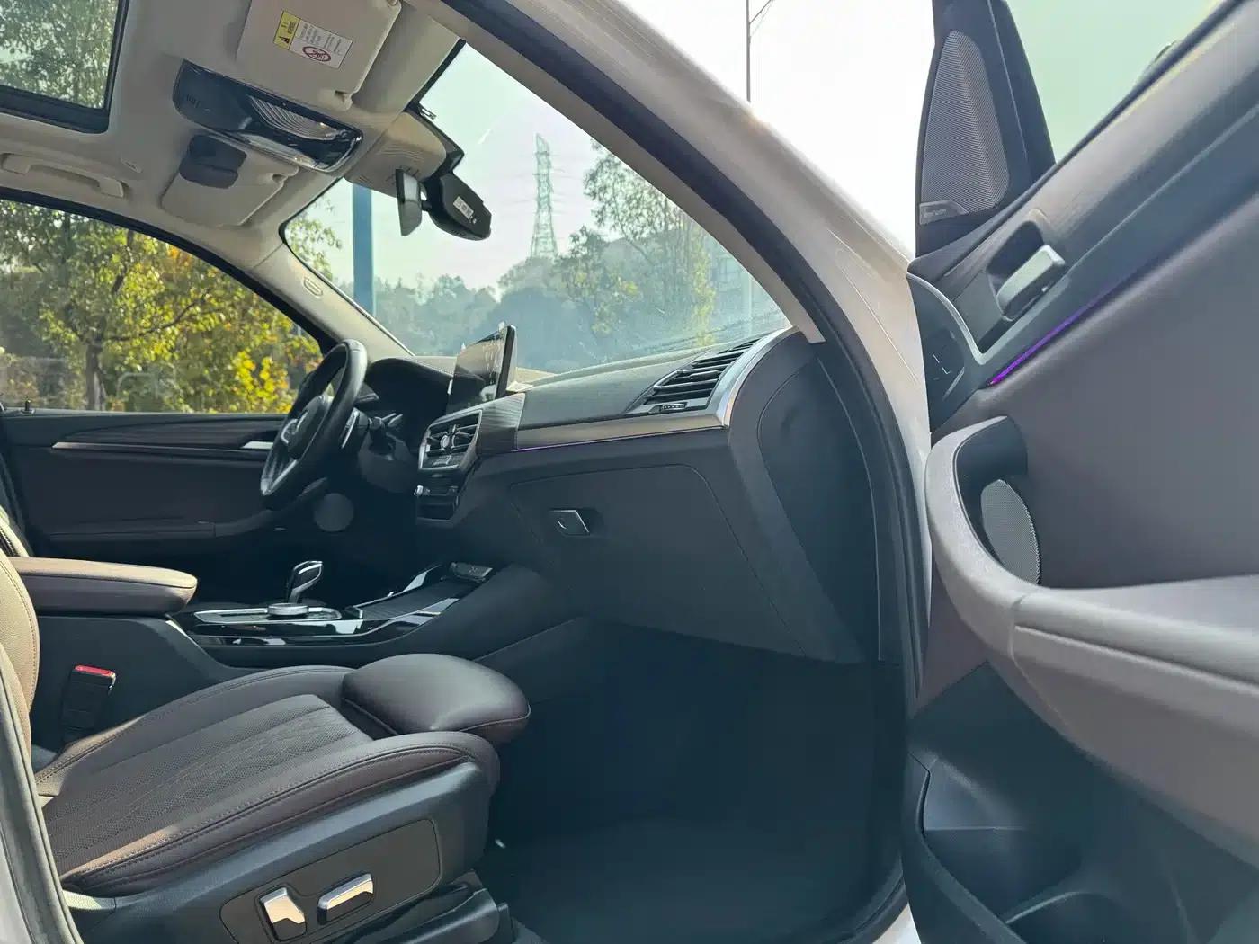 BMW X3 2022 xDrive30i Leading Edition M Sport Package — миниатюра 14