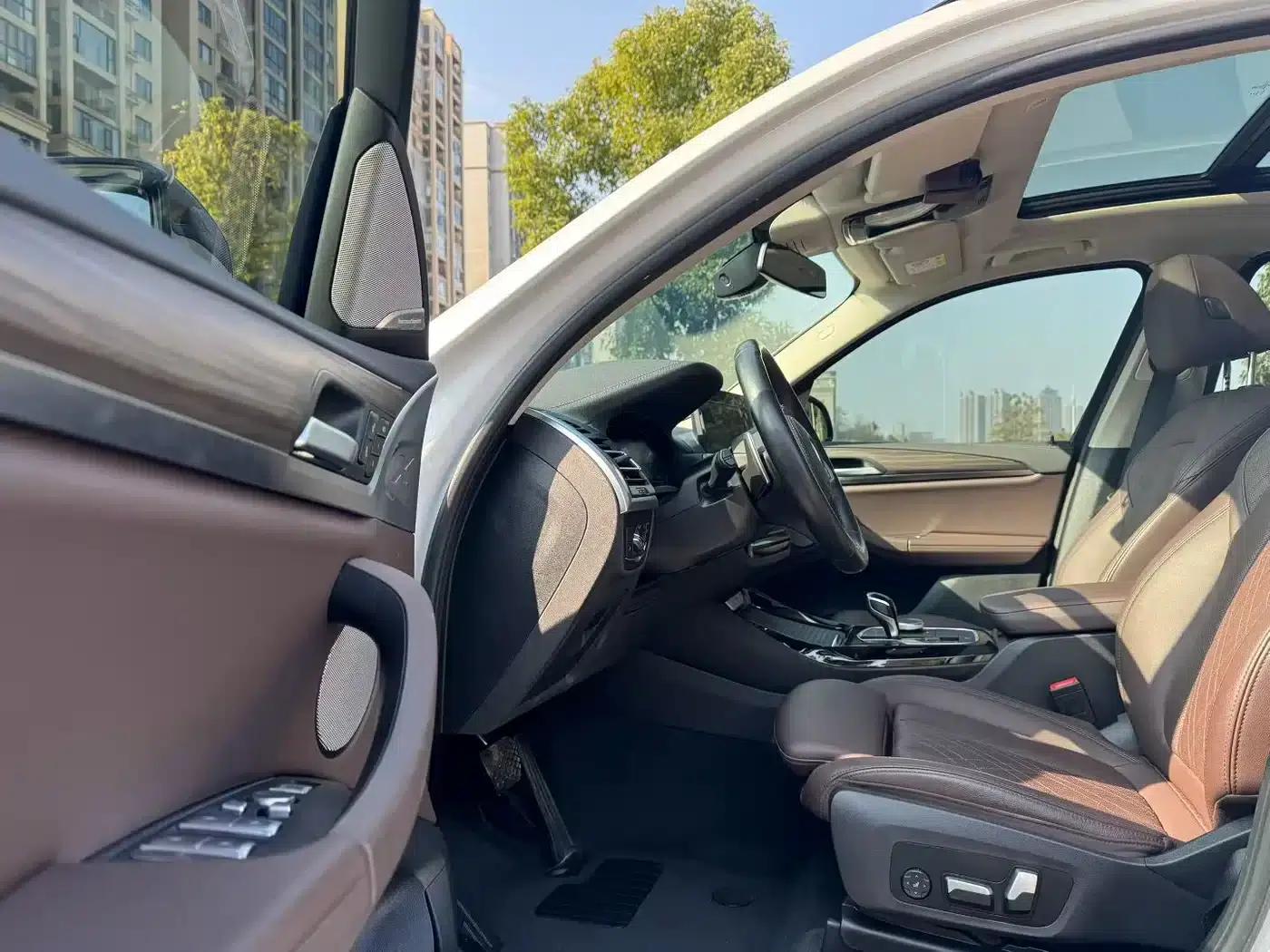 BMW X3 2022 xDrive30i Leading Edition M Sport Package — миниатюра 7