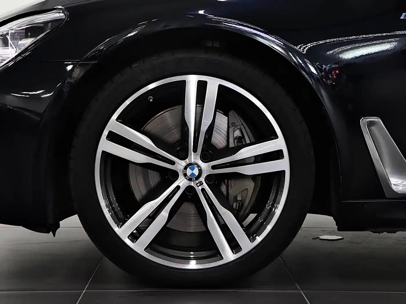 2018 BMW 7 Series 750Li xDrive M Sport Package — миниатюра 8