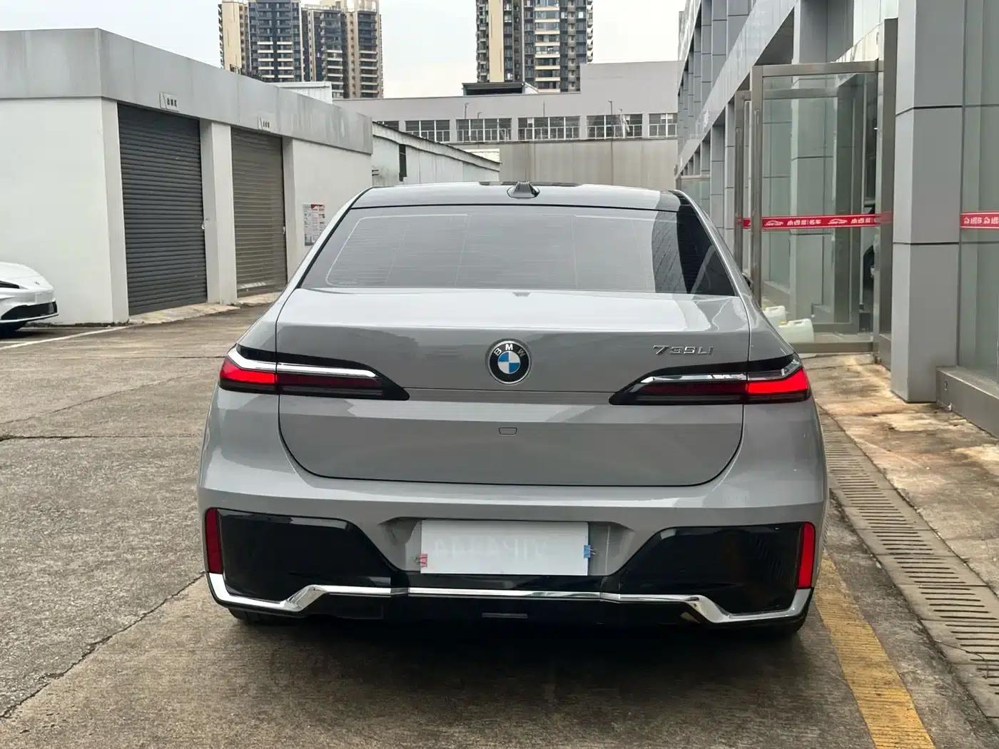 2023 BMW 7 Series 735Li M Sport Package — миниатюра 7