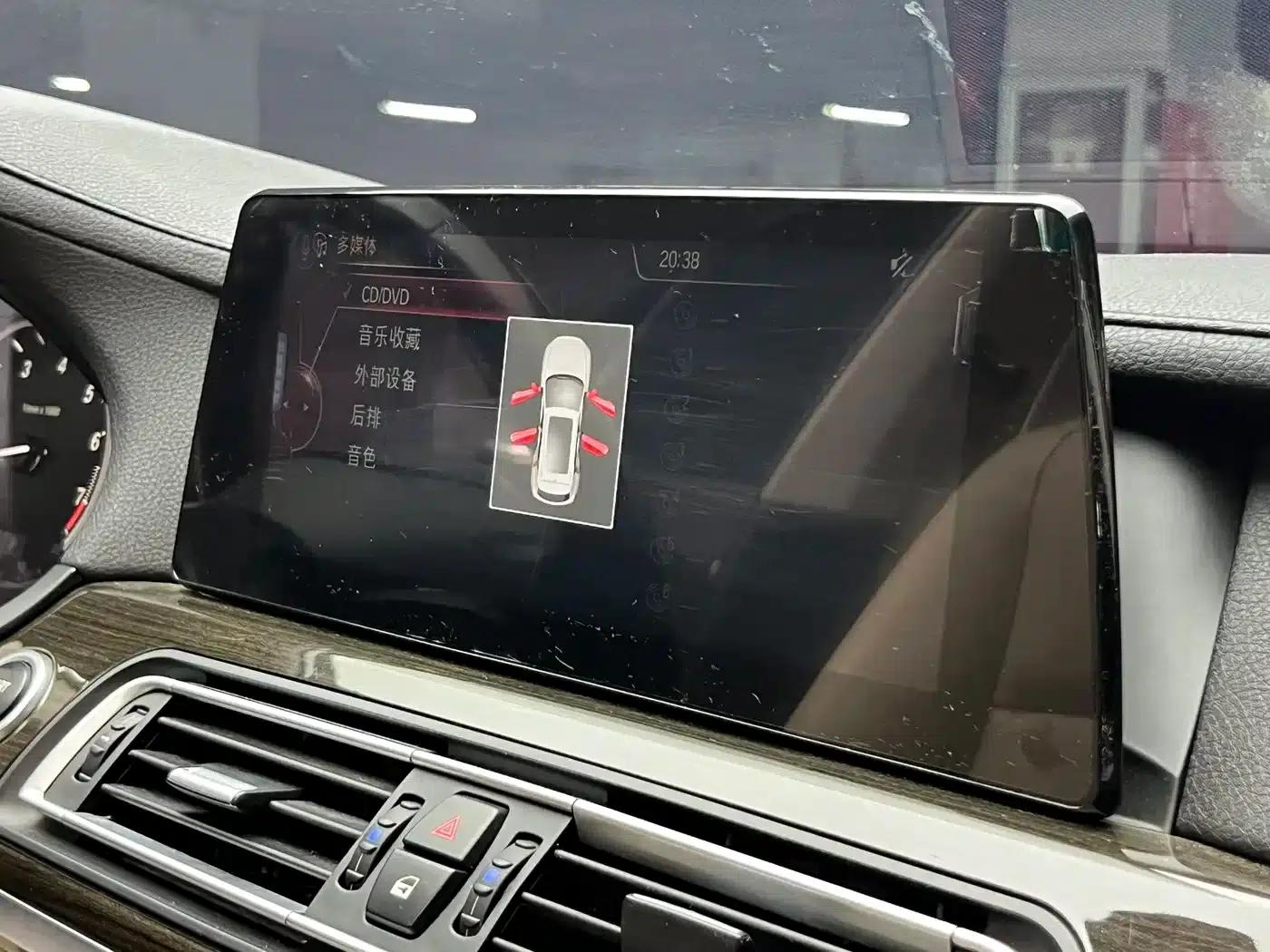 2013 BMW 7 Series 730Li Luxury — миниатюра 14