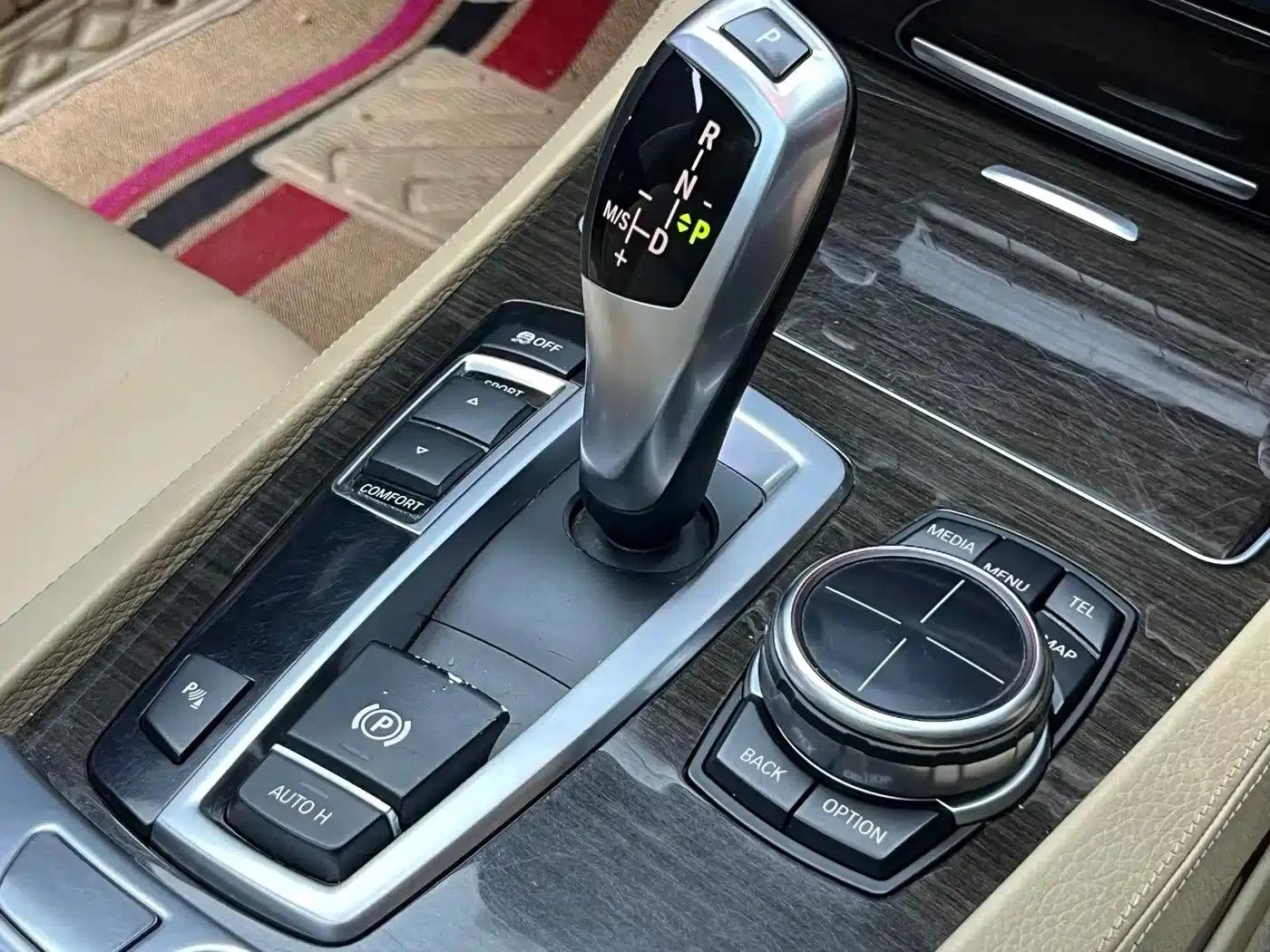 2013 BMW 7 Series 730Li Luxury — миниатюра 15