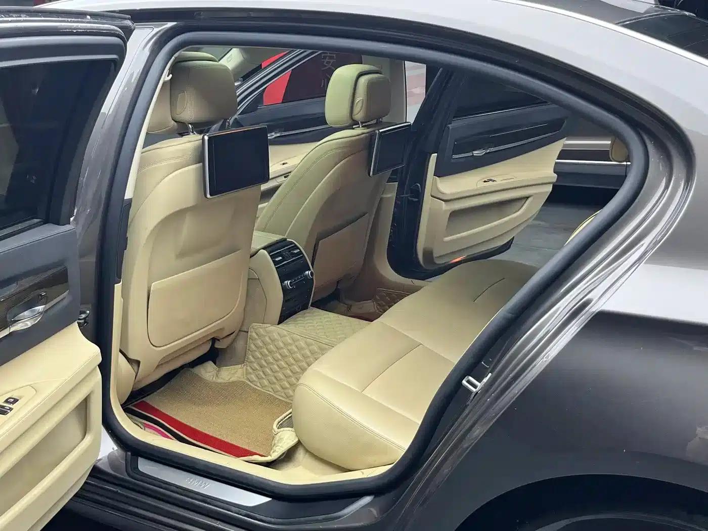 2013 BMW 7 Series 730Li Luxury — миниатюра 22
