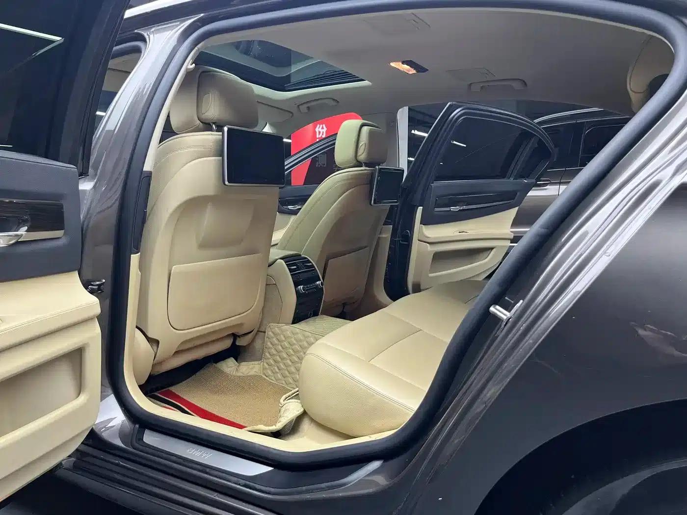 2013 BMW 7 Series 730Li Luxury — миниатюра 23