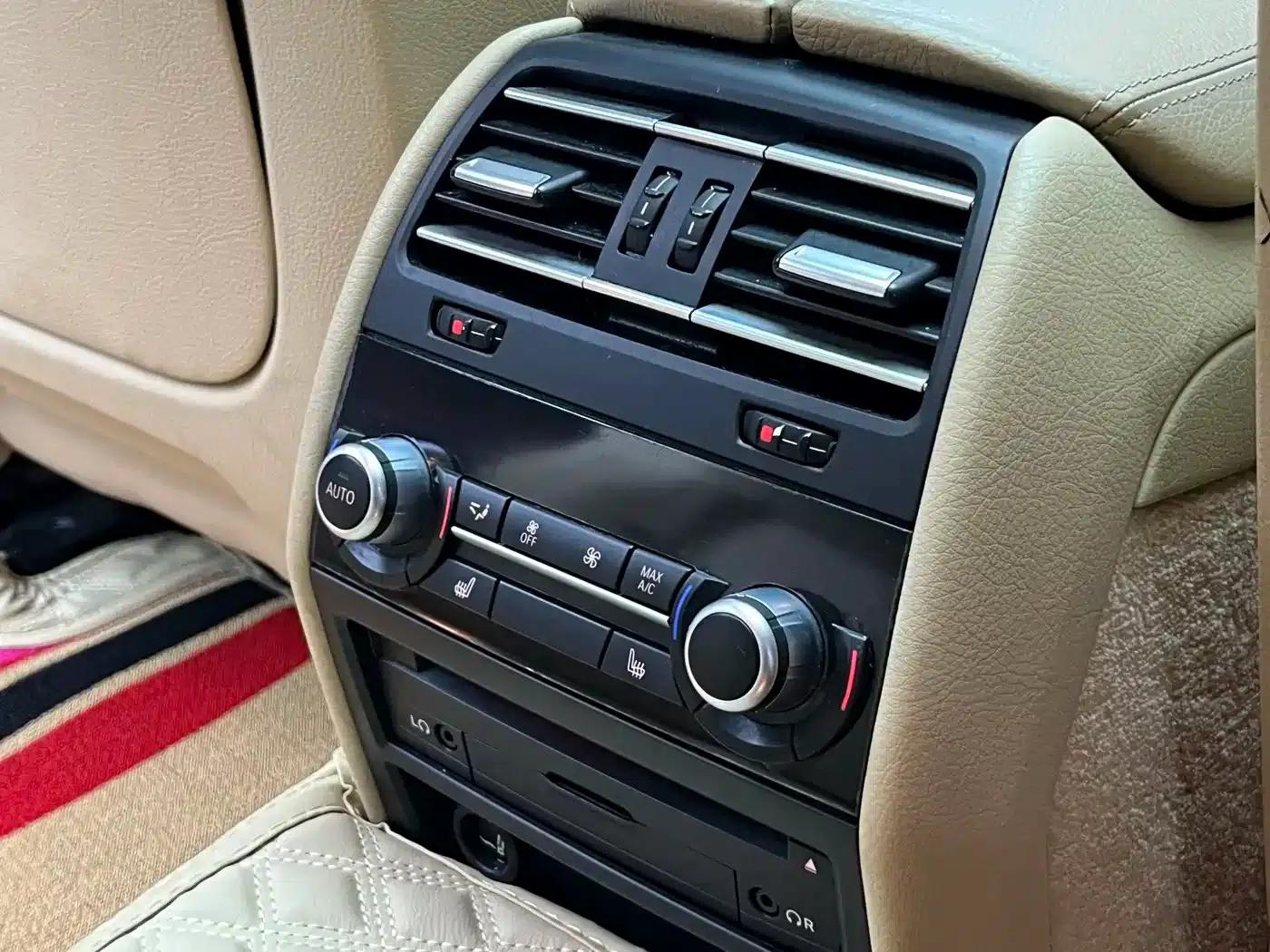 2013 BMW 7 Series 730Li Luxury — миниатюра 24