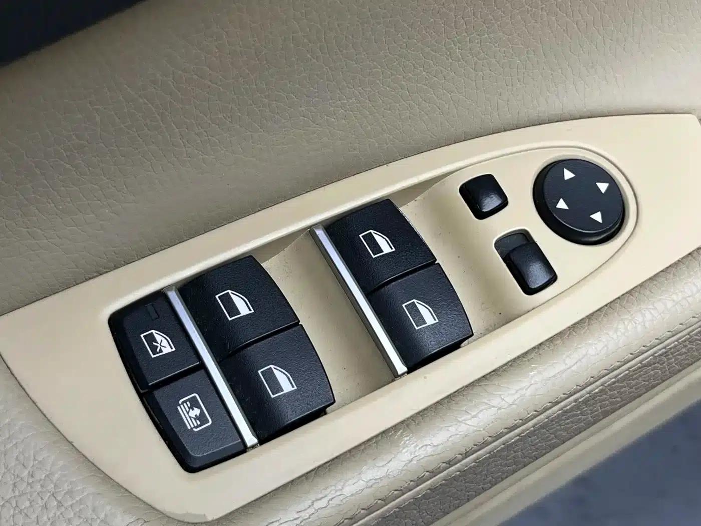 2013 BMW 7 Series 730Li Luxury — миниатюра 10