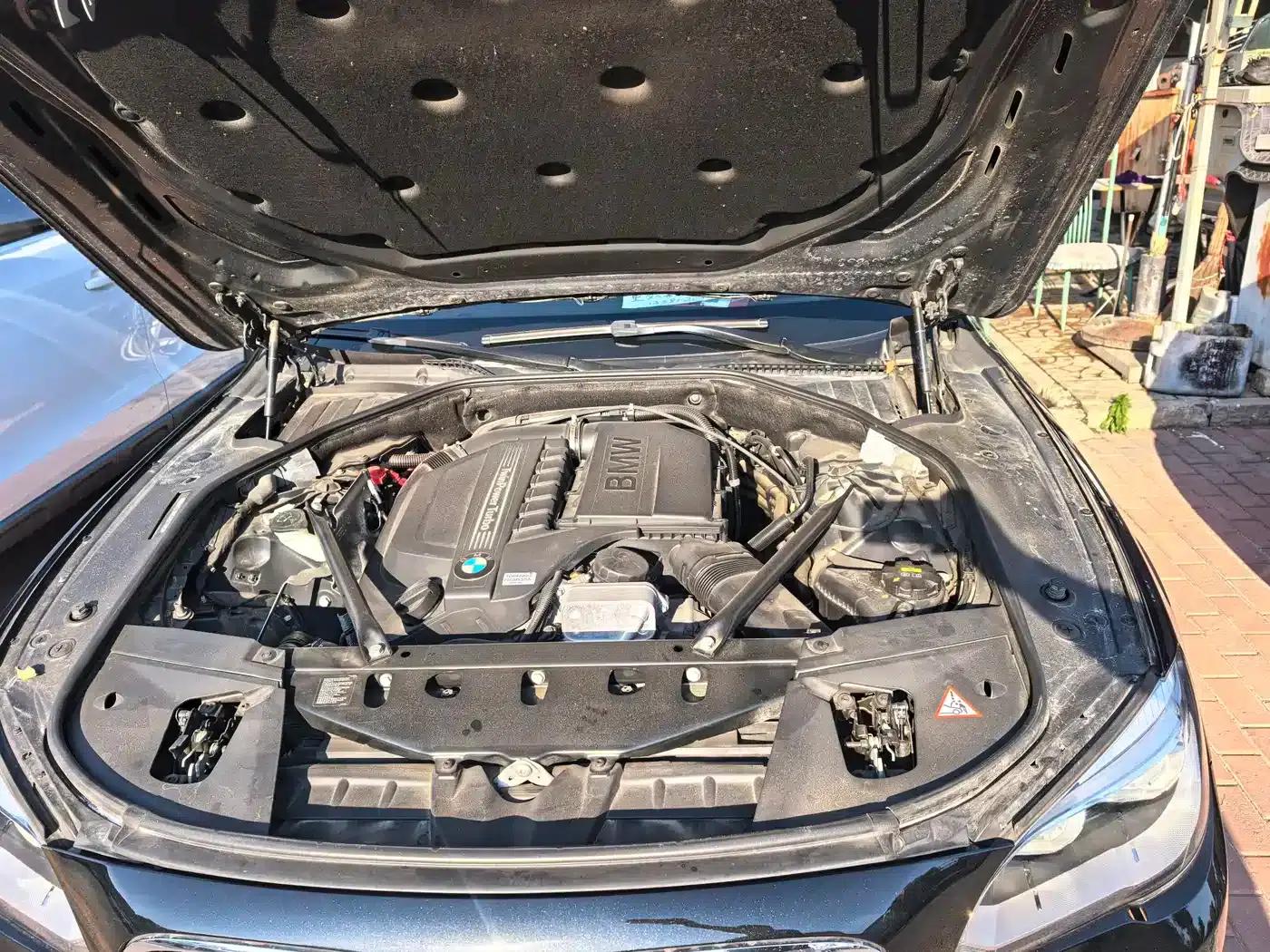 2013 BMW 7 Series 740Li Leading Edition — миниатюра 12