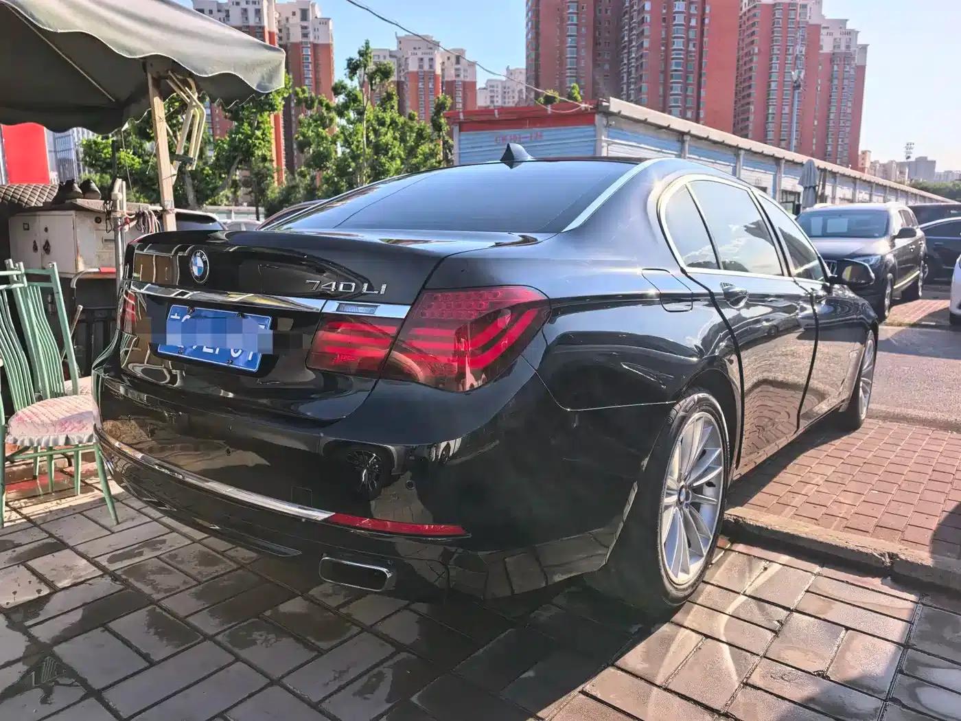 2013 BMW 7 Series 740Li Leading Edition — миниатюра 14