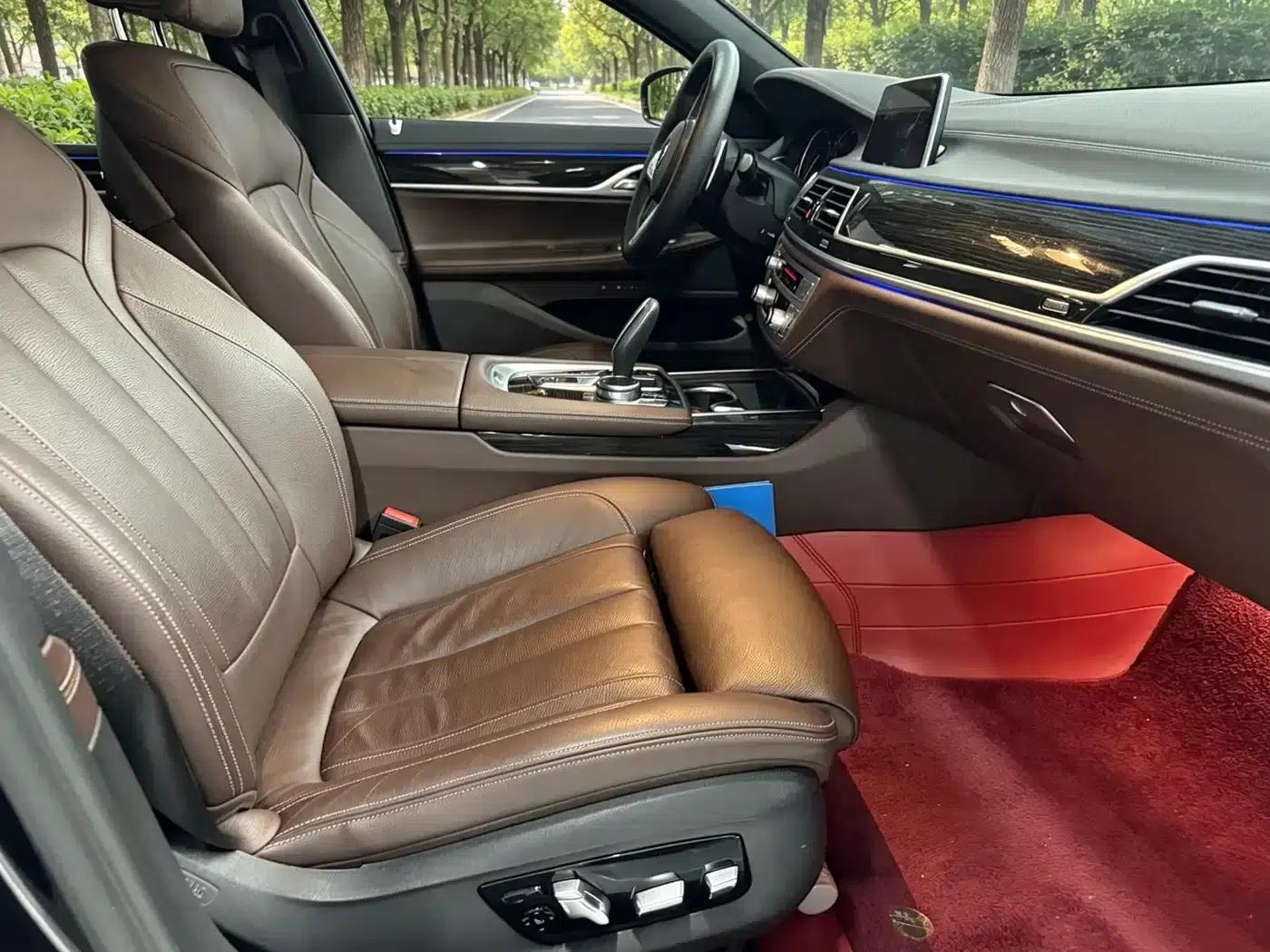 2018 BMW 7 Series 730Li Leading Edition M Sport Package — миниатюра 3