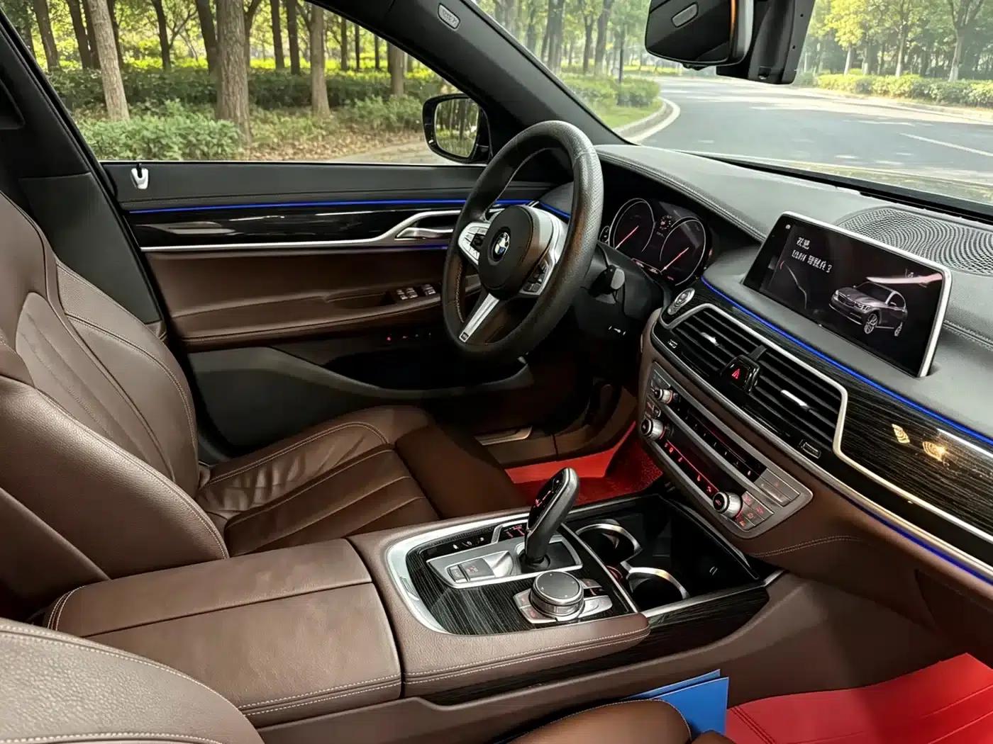 2018 BMW 7 Series 730Li Leading Edition M Sport Package — миниатюра 5