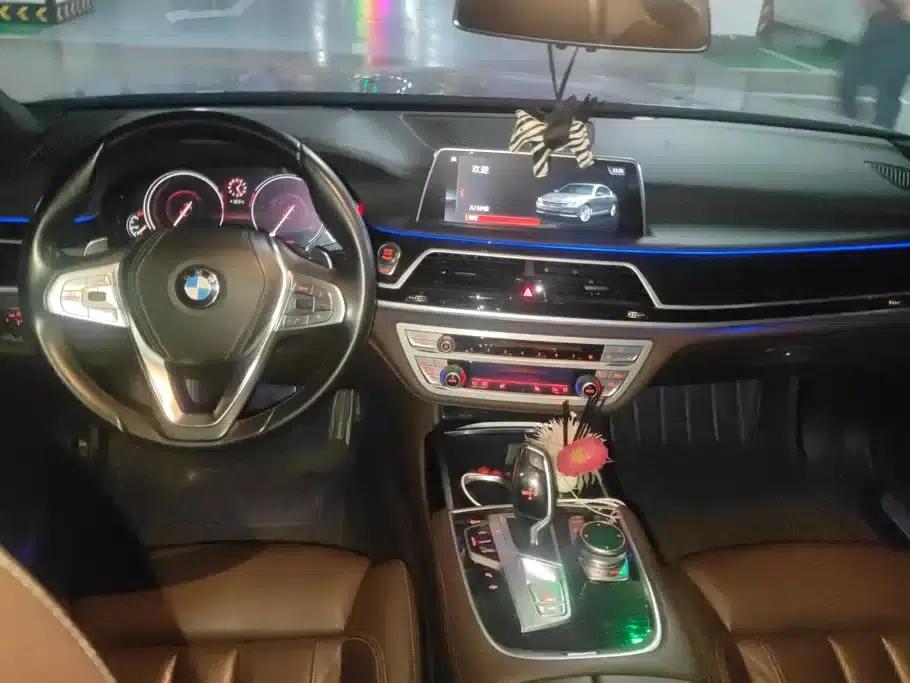 2018 BMW 7 Series 730Li Leading Edition M Sport Package — миниатюра 12