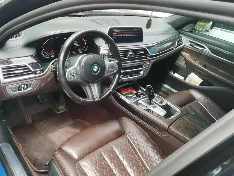 2021 BMW 7 Series 740Li Leading Edition M Sport Package — миниатюра 12
