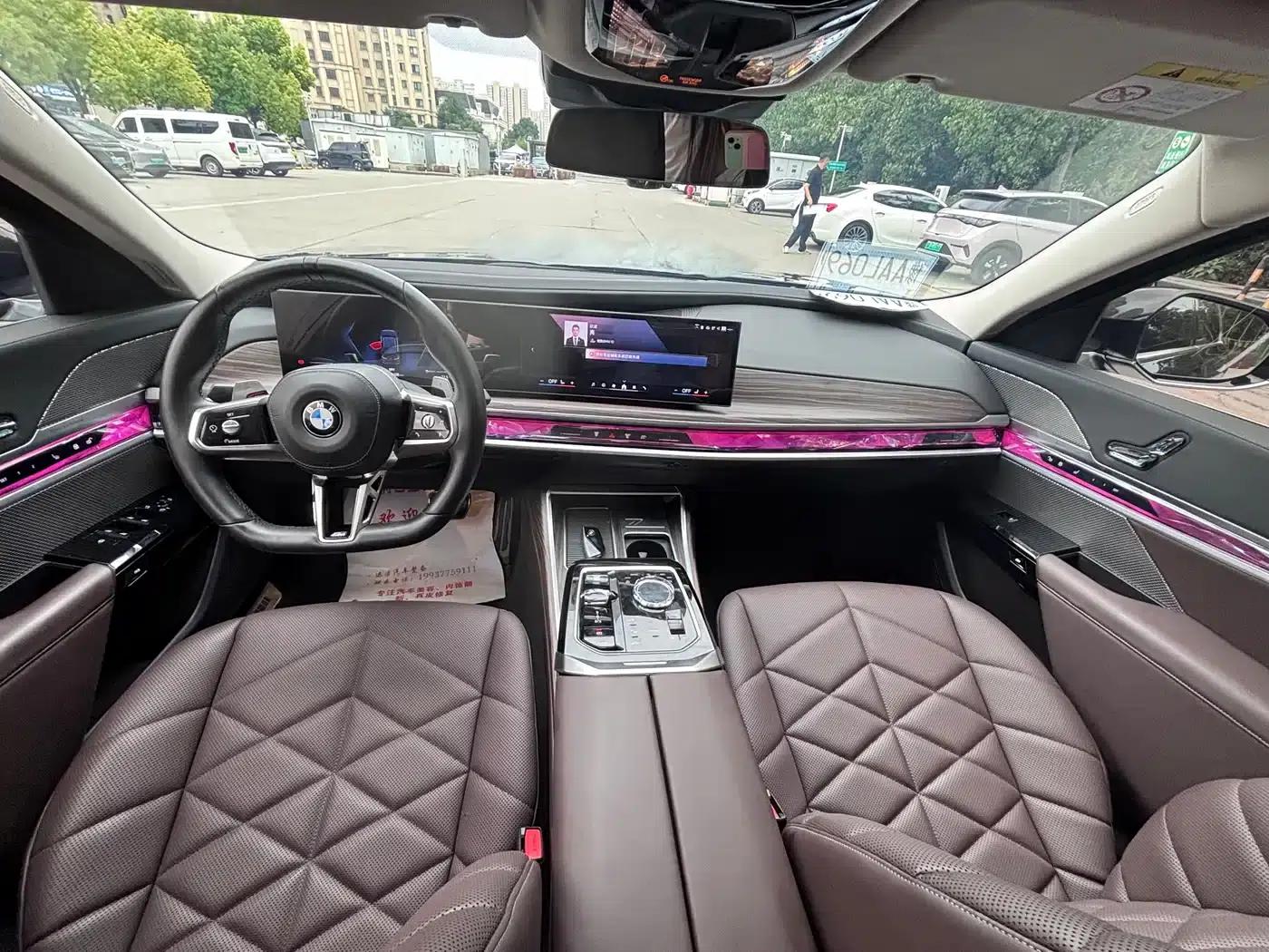 2023 BMW 7 Series 735Li M Sport Package — миниатюра 5