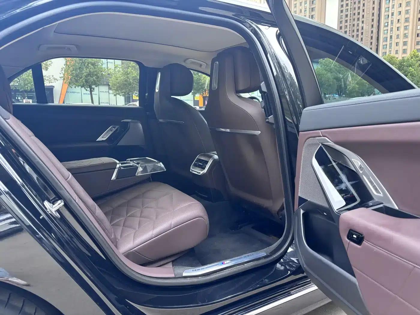 2023 BMW 7 Series 735Li M Sport Package — миниатюра 7