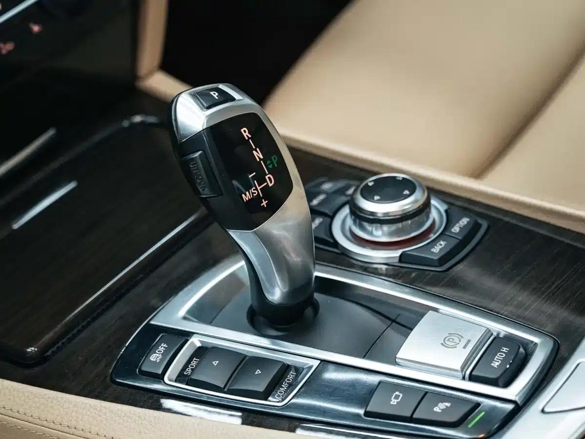 BMW 7 Series 2009 730Li Luxury — миниатюра 17