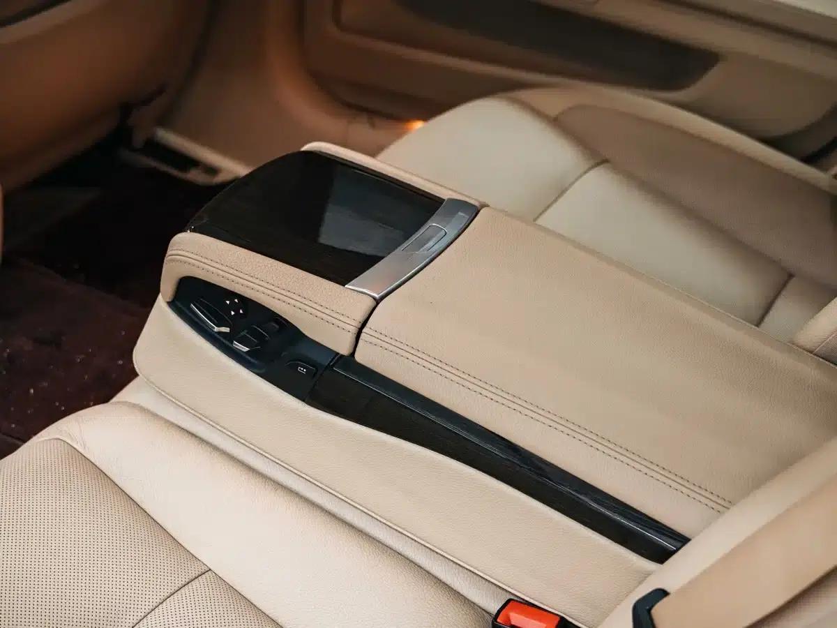 BMW 7 Series 2009 730Li Luxury — миниатюра 24
