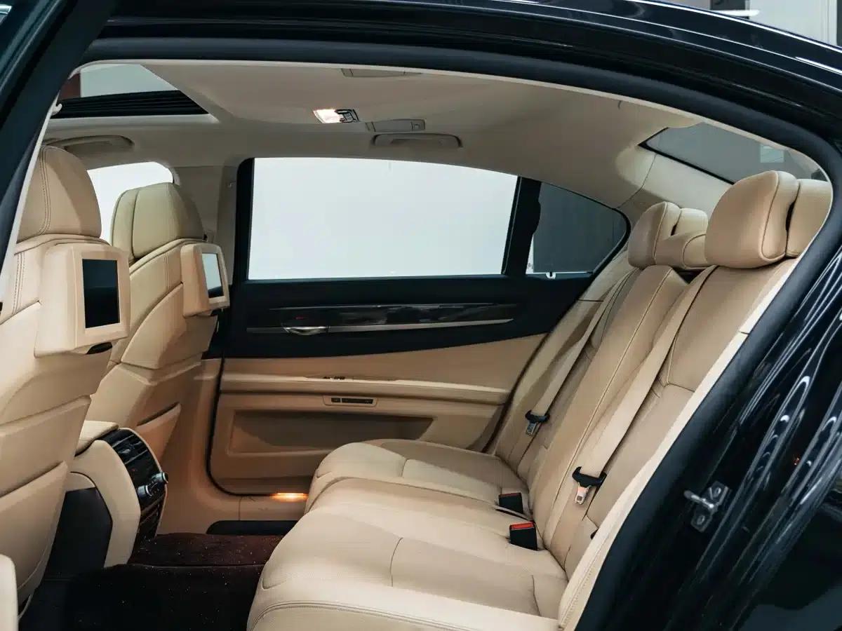 BMW 7 Series 2009 730Li Luxury — миниатюра 10