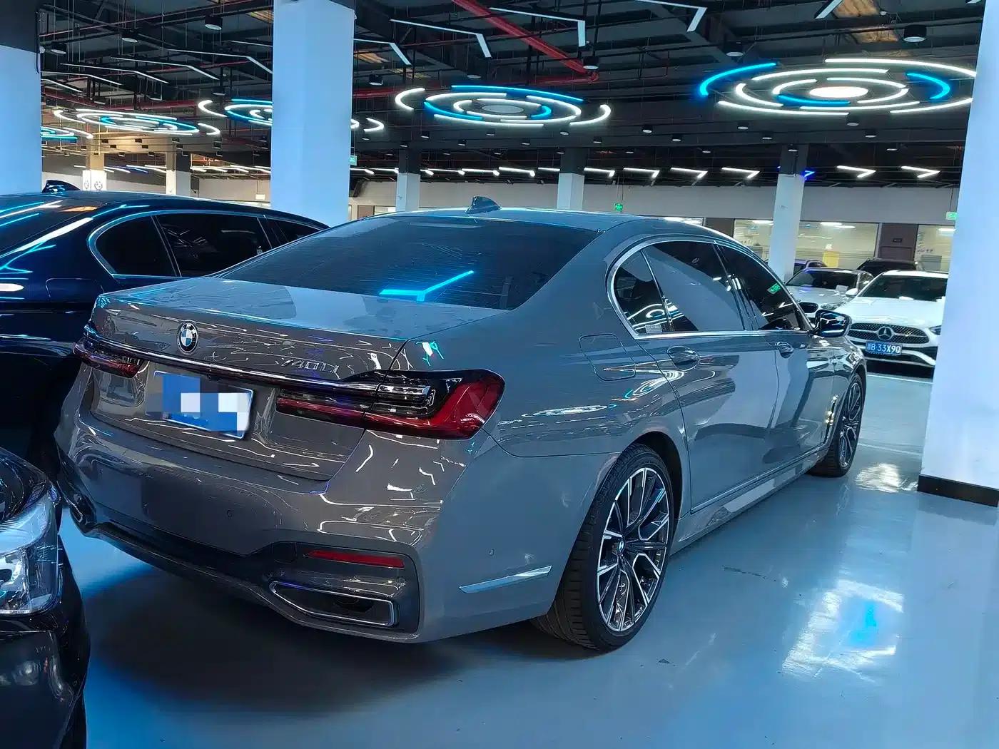 2021 BMW 7 Series 740Li Leading Edition M Sport Package — миниатюра 15