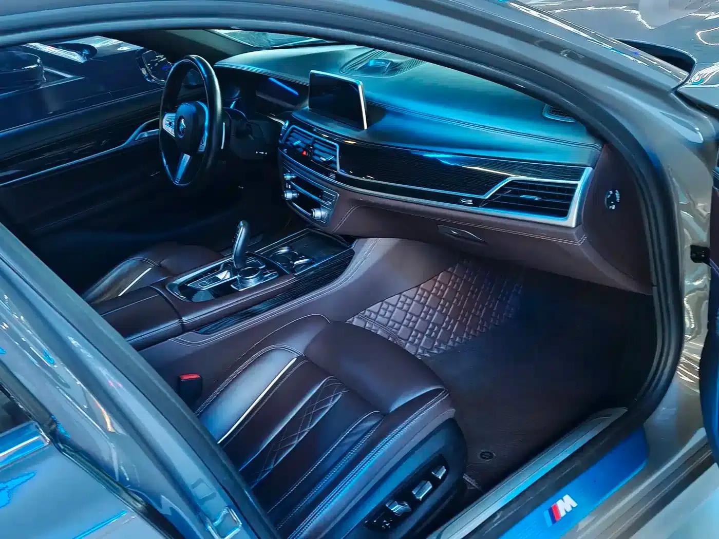 2021 BMW 7 Series 740Li Leading Edition M Sport Package — миниатюра 4