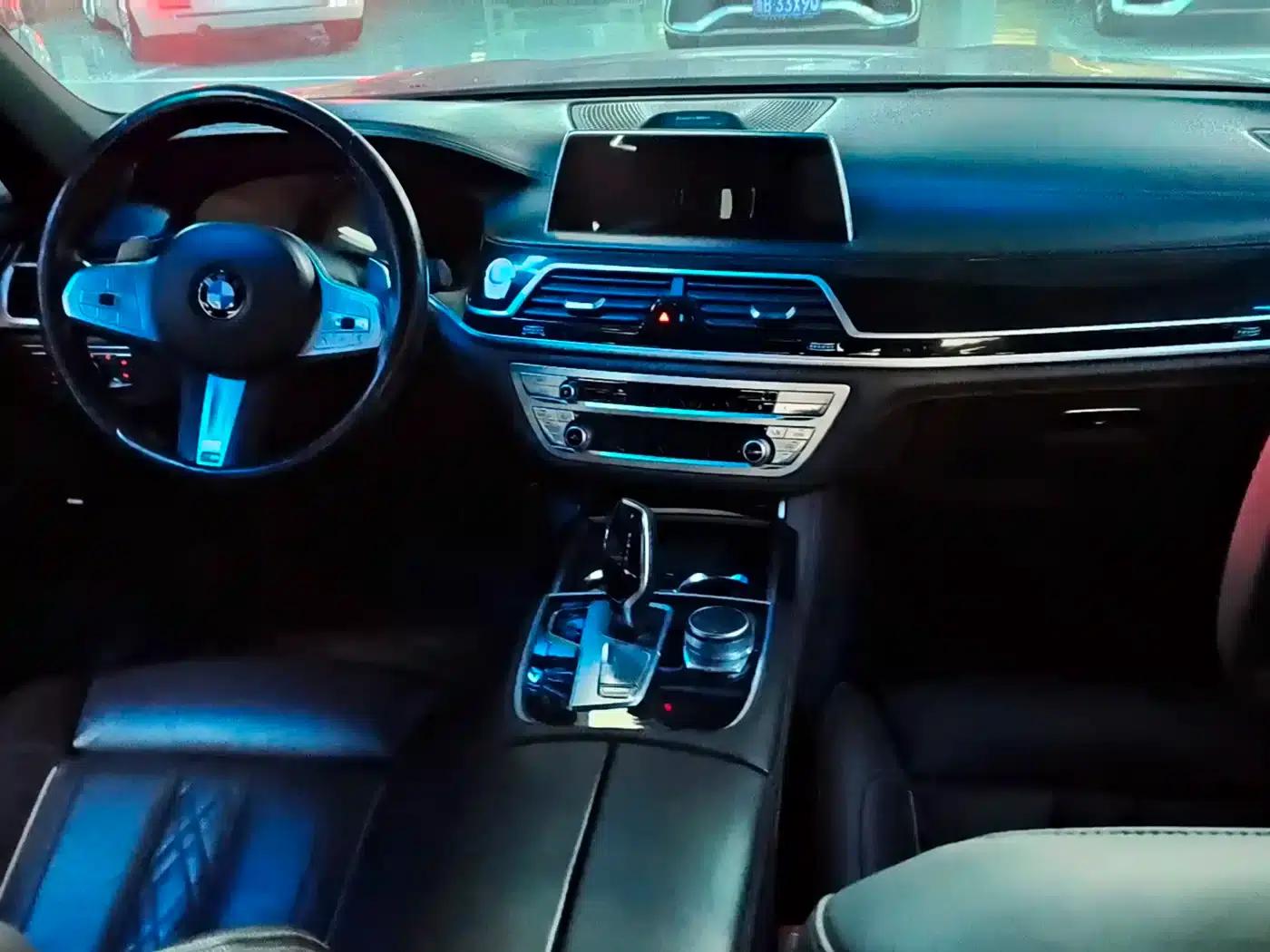 2021 BMW 7 Series 740Li Leading Edition M Sport Package — миниатюра 6