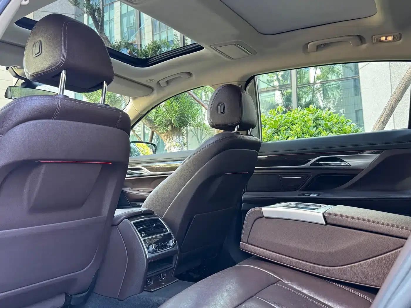 2016 BMW 7 Series 730Li Leading Edition — миниатюра 5