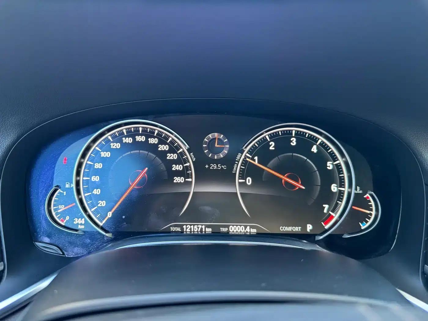 2016 BMW 7 Series 730Li Leading Edition — миниатюра 9