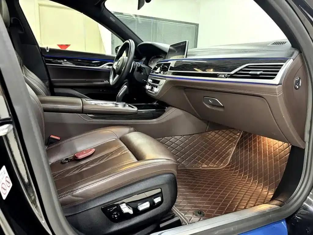 2021 BMW 7 Series 730Li M Sport Package — миниатюра 11